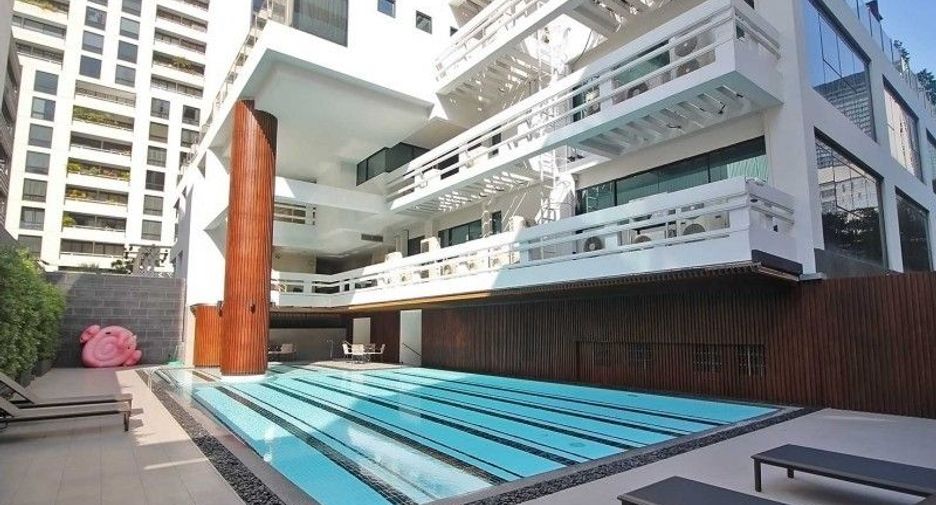For rent 2 bedrooms house in Pathum Wan, Bangkok
