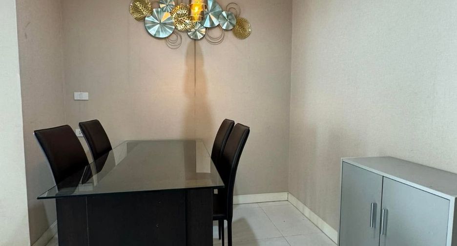 For rent 2 bedrooms condo in Saraphi, Chiang Mai