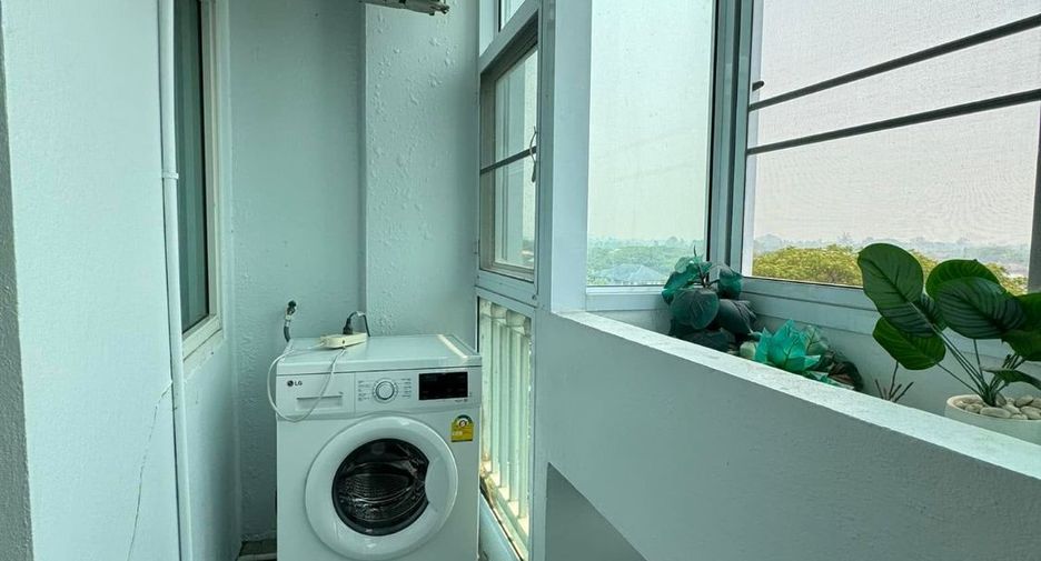 For rent 2 bedrooms condo in Saraphi, Chiang Mai