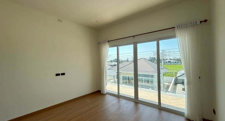 For sale 5 bedrooms house in Hang Dong, Chiang Mai