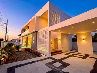For sale 5 bedrooms house in Hang Dong, Chiang Mai