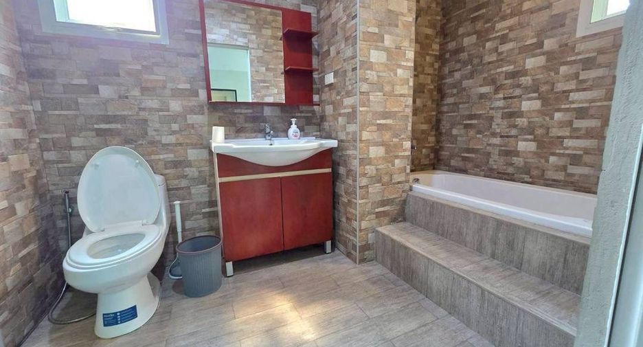 For rent and for sale 4 bedrooms house in Doi Saket, Chiang Mai