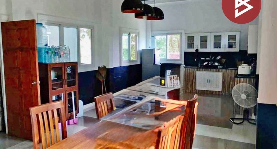 For sale 6 bedrooms house in Si Maha Phot, Prachin Buri