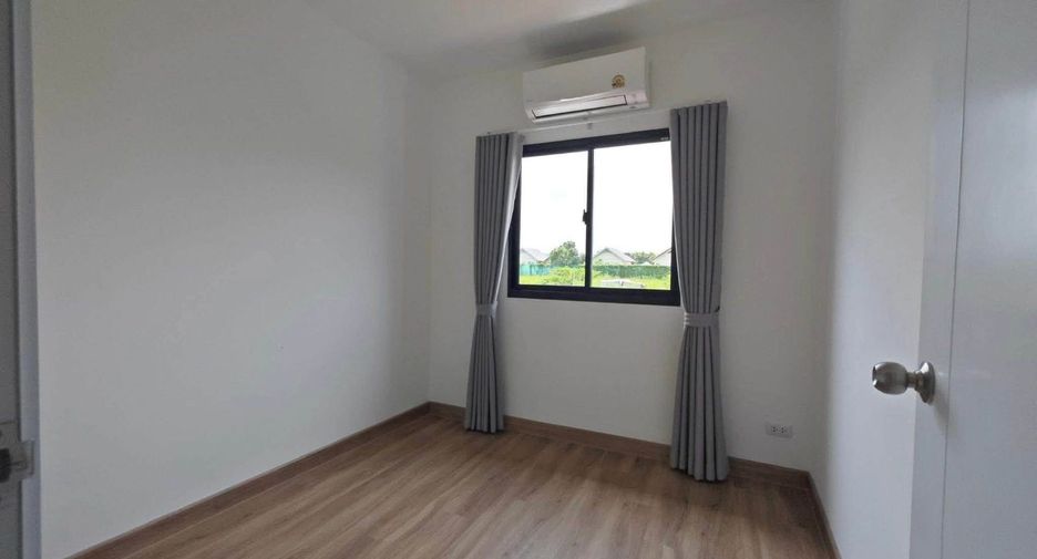 For rent 3 bedrooms townhouse in Mueang Chiang Mai, Chiang Mai