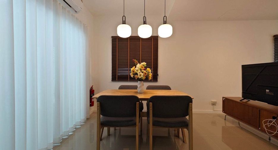For rent 3 bedrooms townhouse in Mueang Chiang Mai, Chiang Mai