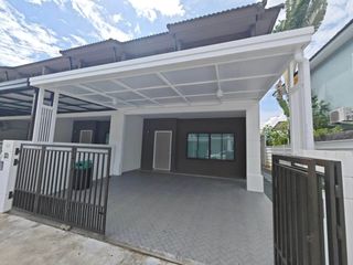 For rent 3 bedrooms townhouse in Mueang Chiang Mai, Chiang Mai