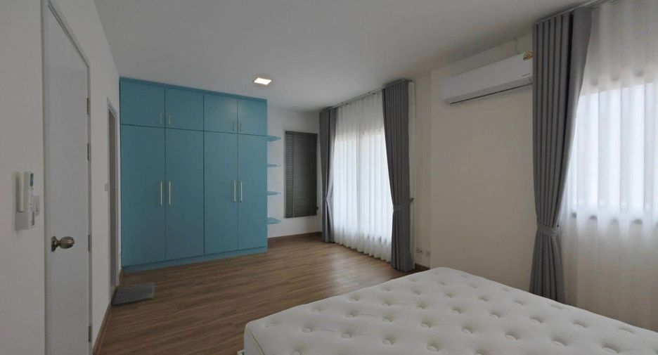 For rent 3 bedrooms townhouse in Mueang Chiang Mai, Chiang Mai