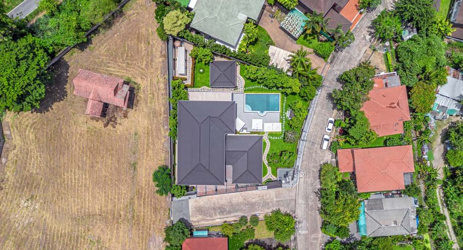 For sale 5 bedrooms villa in Hang Dong, Chiang Mai