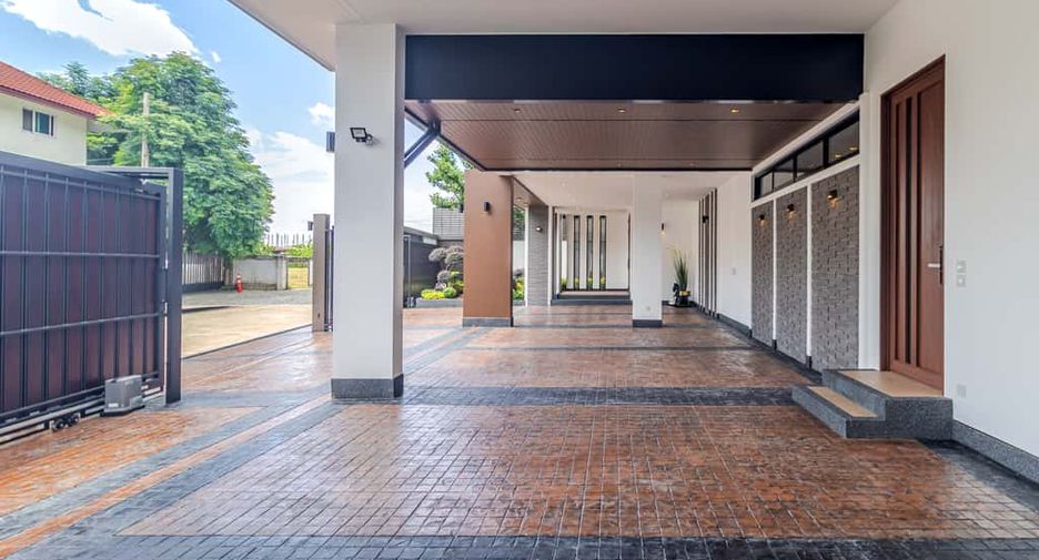 À vendre 5 chambres villa à Hang Dong, Chiang Mai