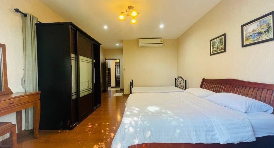 For rent and for sale 8 bedrooms house in Mueang Chiang Mai, Chiang Mai