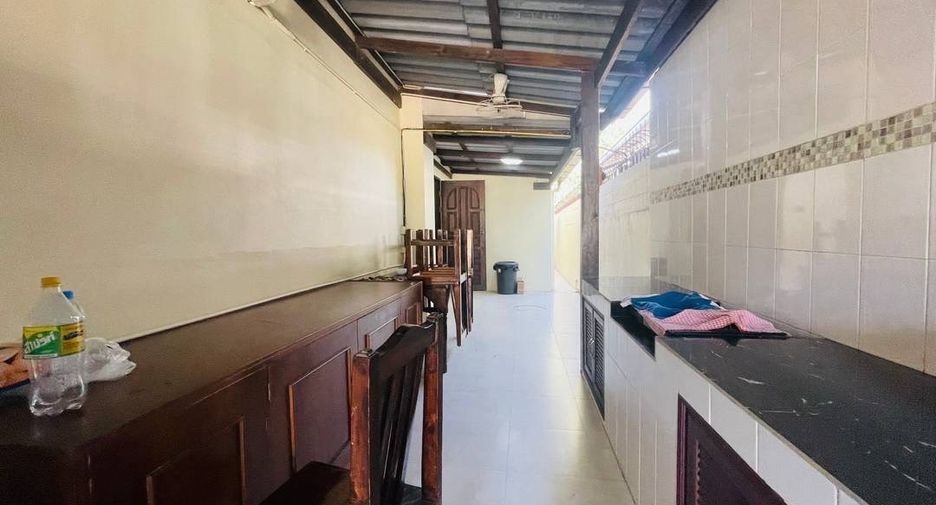 For rent and for sale 8 bedrooms house in Mueang Chiang Mai, Chiang Mai