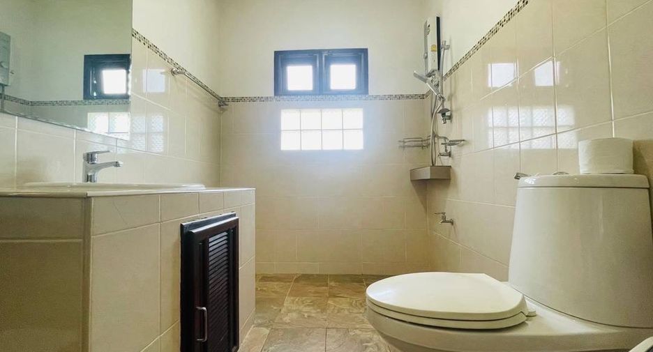 For rent and for sale 8 bedrooms house in Mueang Chiang Mai, Chiang Mai