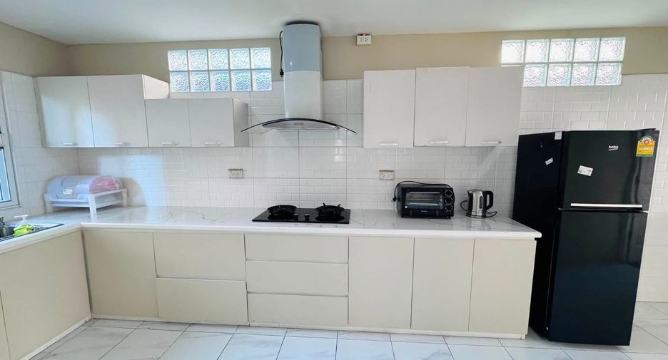 Haus zur Miete mit 4 Zimmer in Saraphi, Chiang Mai