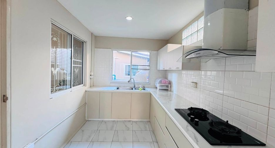 Haus zur Miete mit 4 Zimmer in Saraphi, Chiang Mai