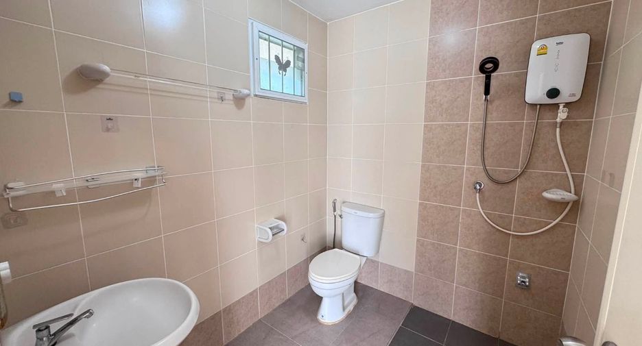 Haus zur Miete mit 4 Zimmer in Saraphi, Chiang Mai