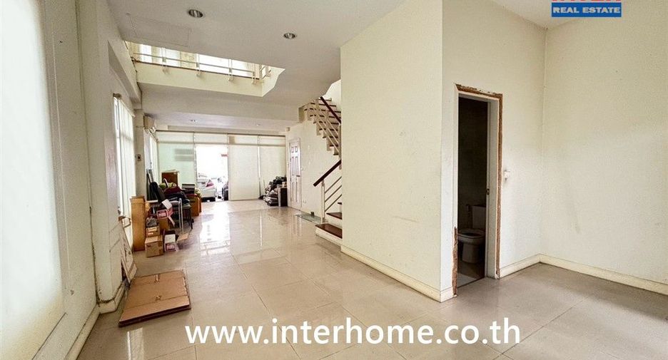 For sale 3 bedrooms townhouse in Bueng Kum, Bangkok