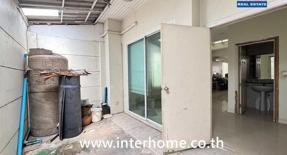 For sale 3 bedrooms townhouse in Bueng Kum, Bangkok
