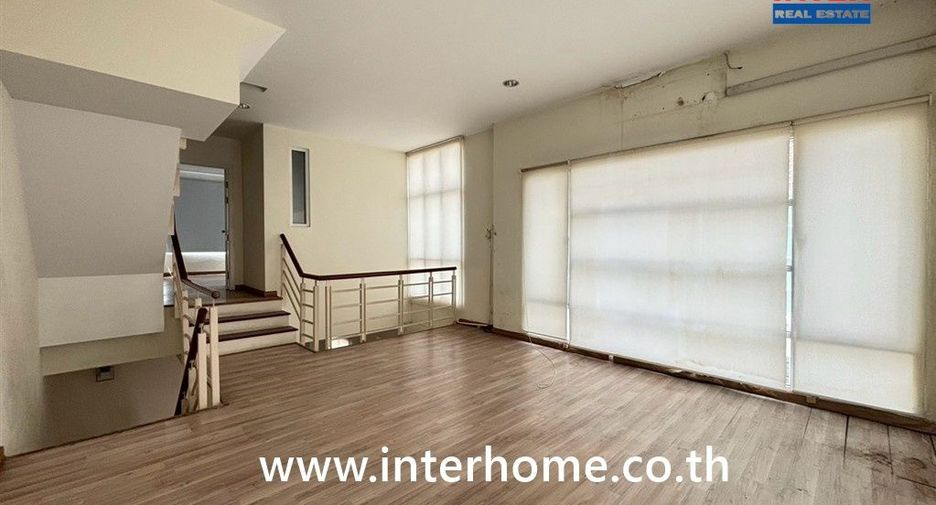 For sale 3 bedrooms townhouse in Bueng Kum, Bangkok