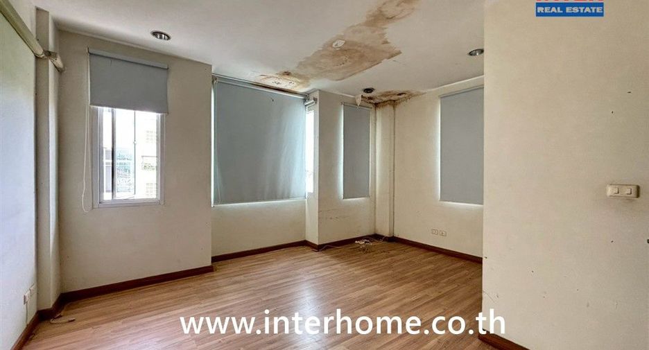 For sale 3 bedrooms townhouse in Bueng Kum, Bangkok
