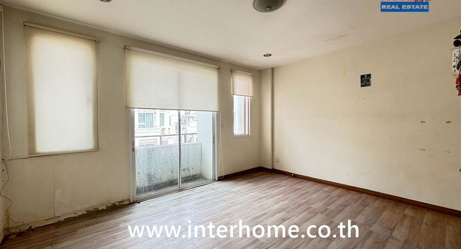 For sale 3 bedrooms townhouse in Bueng Kum, Bangkok