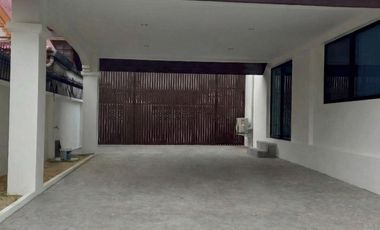 Продажа 3 спальни дом в Хуаи Кхщанг, Бангкок