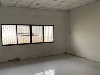 Lagerhaus zur Miete mit 9 Zimmer in Mueang Samut Sakhon, Samut Sakhon
