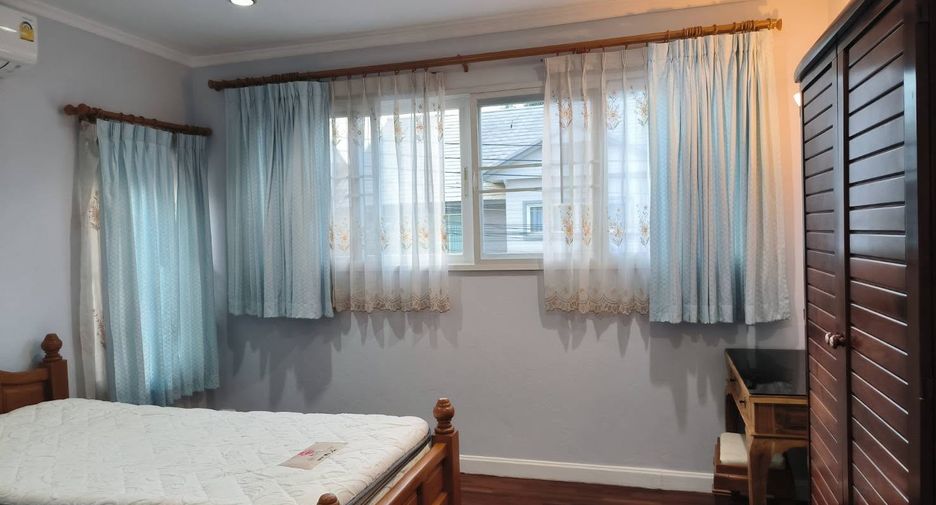 For rent 3 bedrooms house in Mueang Chiang Mai, Chiang Mai