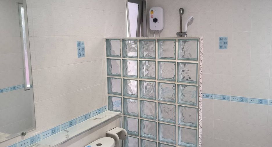 For rent 3 bedrooms house in Mueang Chiang Mai, Chiang Mai