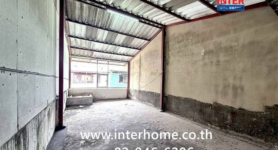 Local comercial en venta de 4 habitaciones en Din Daeng, Bangkok