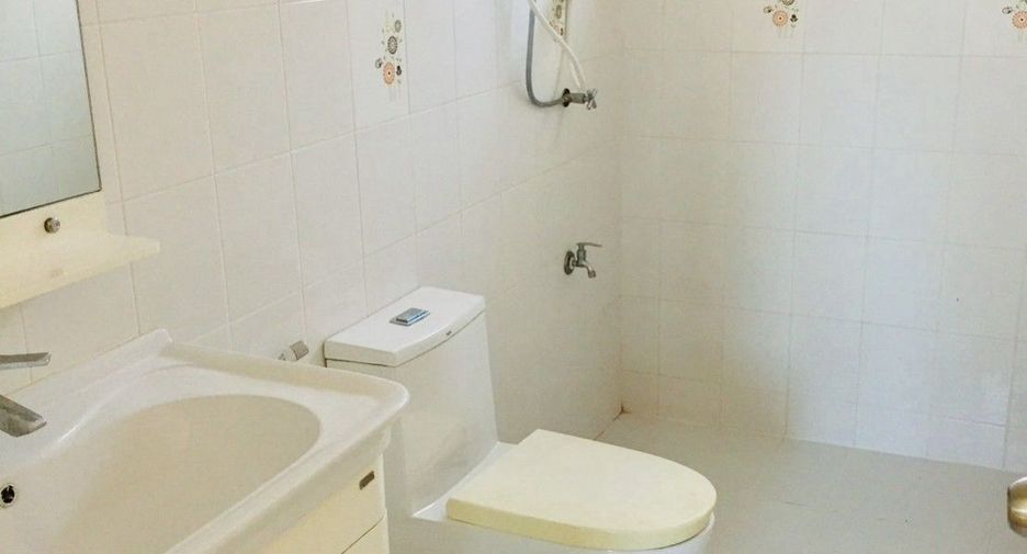 For rent 3 bedrooms house in Mueang Chiang Mai, Chiang Mai