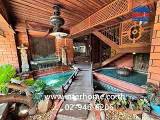 For sale 5 bedrooms townhouse in Mueang Nonthaburi, Nonthaburi