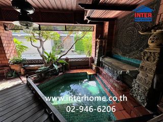 For sale 5 bedrooms townhouse in Mueang Nonthaburi, Nonthaburi
