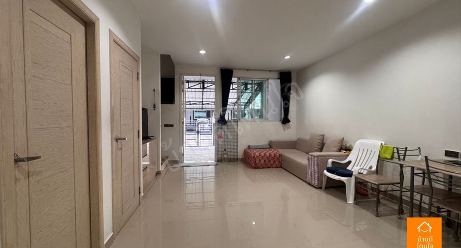 For sale 3 bedrooms townhouse in Thung Khru, Bangkok