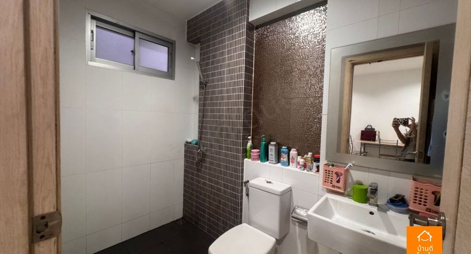 For sale 3 bedrooms townhouse in Thung Khru, Bangkok