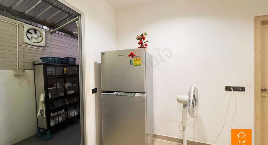 For sale 3 bedrooms townhouse in Thung Khru, Bangkok