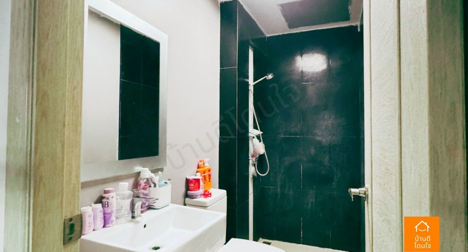For sale 3 bedrooms townhouse in Thung Khru, Bangkok