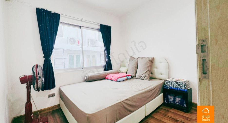 For sale 3 bedrooms townhouse in Thung Khru, Bangkok