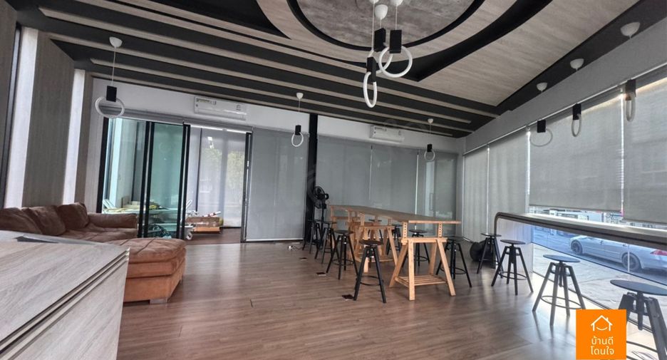 For sale 3 bedrooms townhouse in Thung Khru, Bangkok