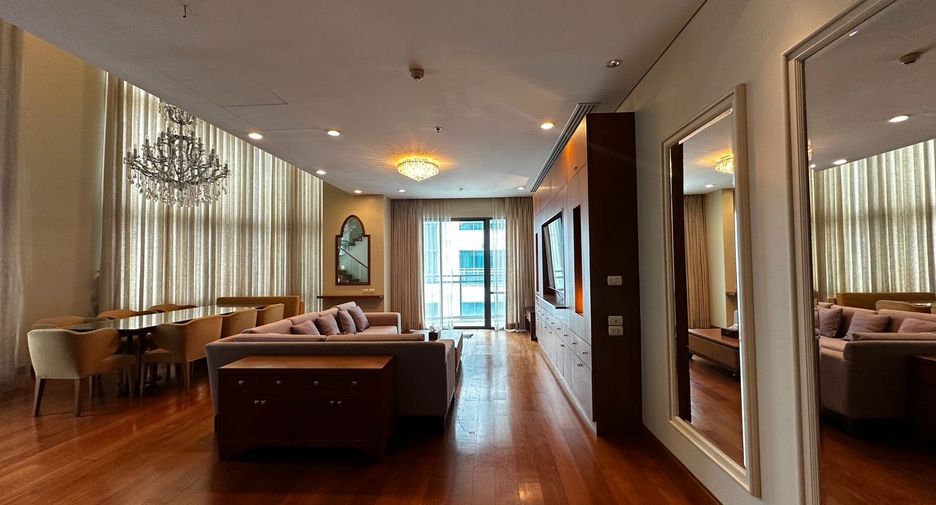 For rent 3 bedrooms condo in Khlong Toei, Bangkok
