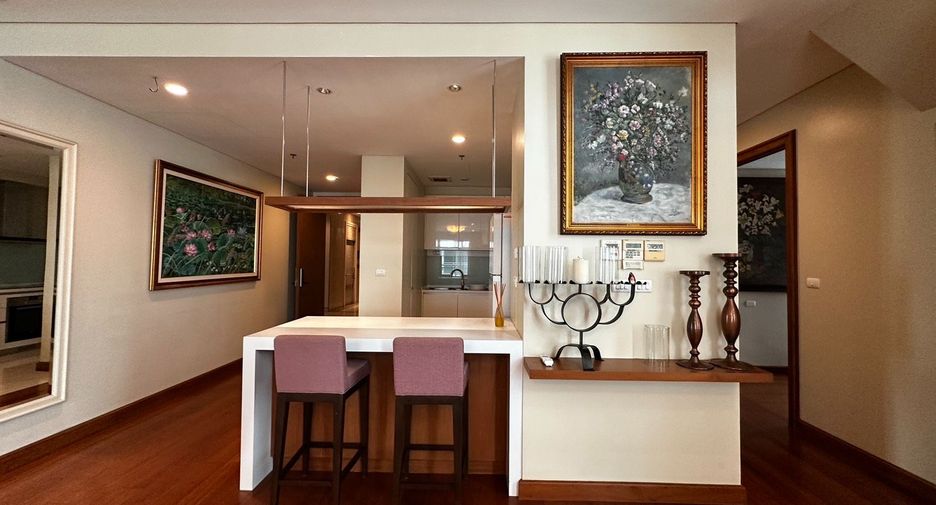 For rent 3 bedrooms condo in Khlong Toei, Bangkok
