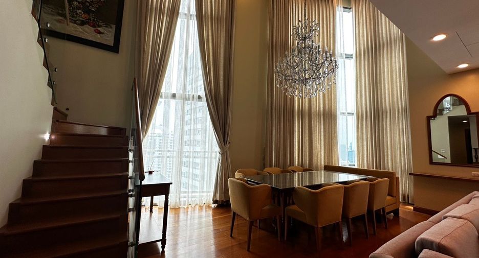 For rent 3 bedrooms condo in Khlong Toei, Bangkok