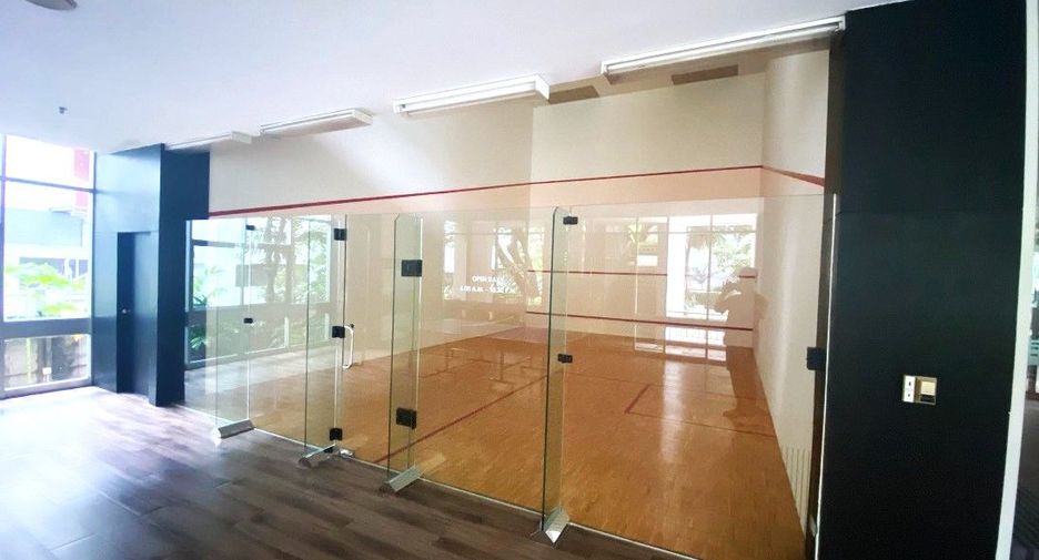 For rent 3 bedrooms condo in Sathon, Bangkok
