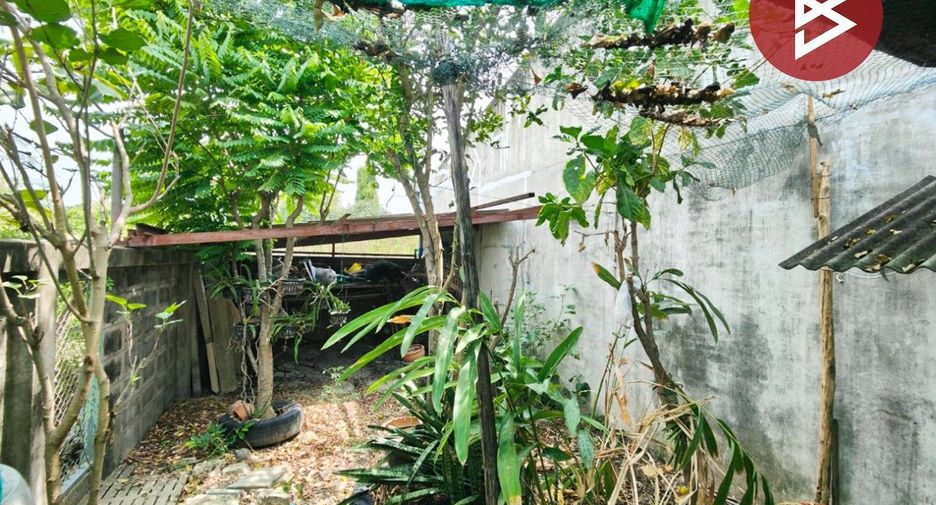 Casa adosada en venta de 3 habitaciones en Mueang Nakhon Pathom, Nakhon Pathom