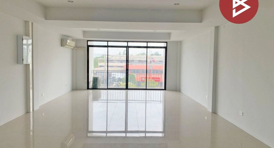 For rent and for sale 3 bedrooms retail Space in Thung Khru, Bangkok