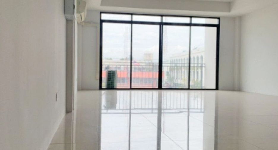 For rent and for sale 3 bedrooms retail Space in Thung Khru, Bangkok