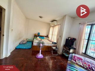 Casa adosada en venta de 3 habitaciones en Phra Pradaeng, Samut Prakan