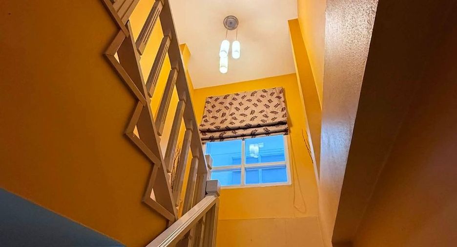 For rent 3 bedrooms house in Saraphi, Chiang Mai