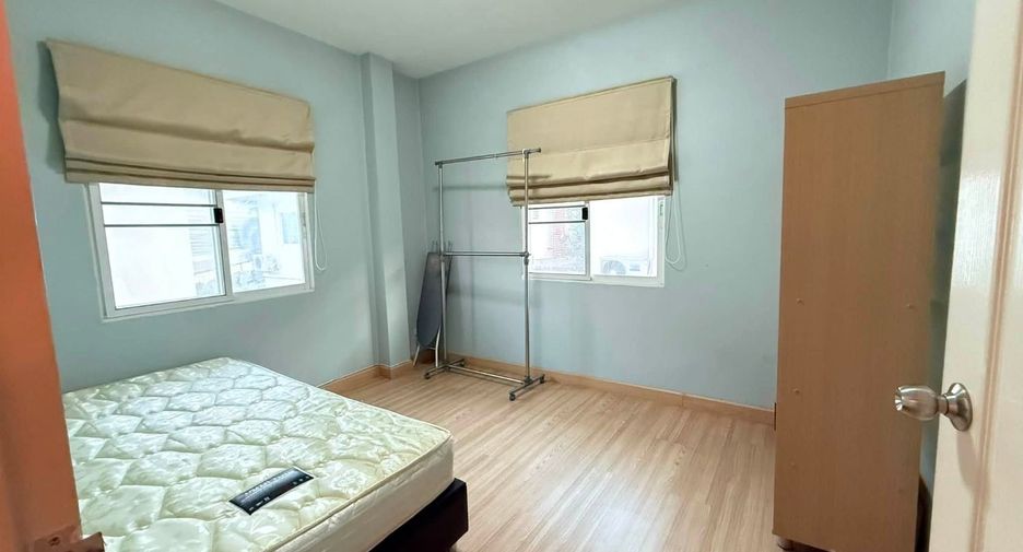 For rent 3 bedrooms house in Saraphi, Chiang Mai