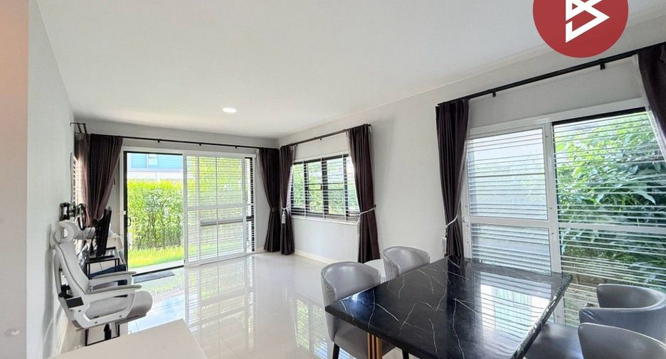 For rent and for sale 3 bedrooms house in Khlong Sam Wa, Bangkok