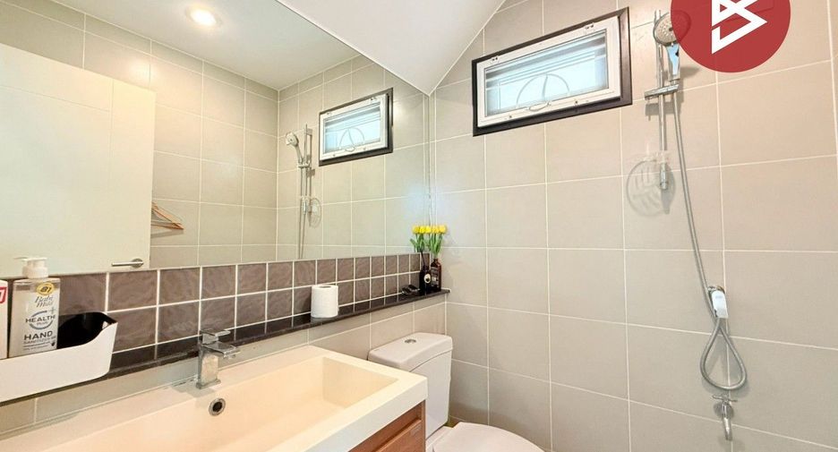 For rent and for sale 3 bedrooms house in Khlong Sam Wa, Bangkok